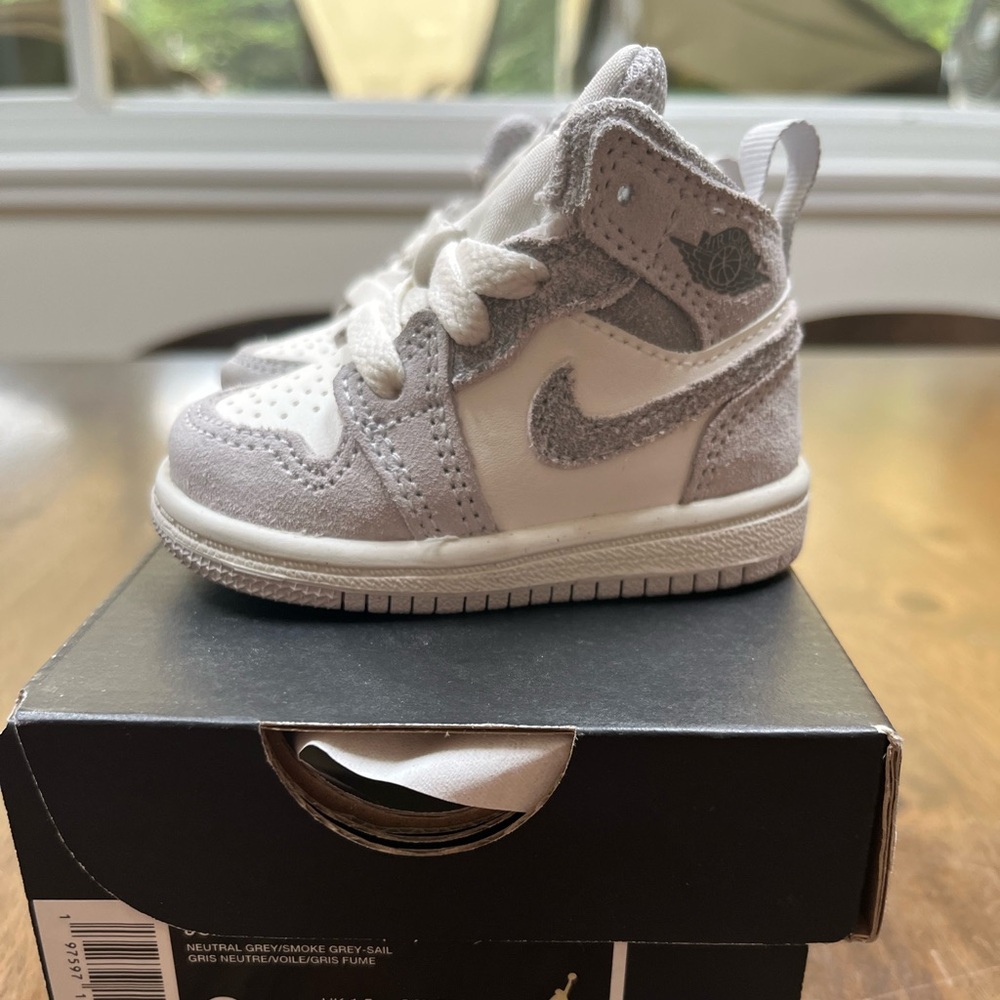 Nike Air Jordan 1 Mid SE Neutral Grey Sail / White (TD) Crib Sneakers Size 2c